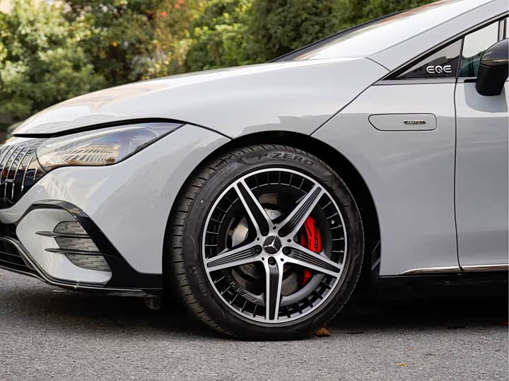 Фото 9 - Mercedes-Benz EQE AMG