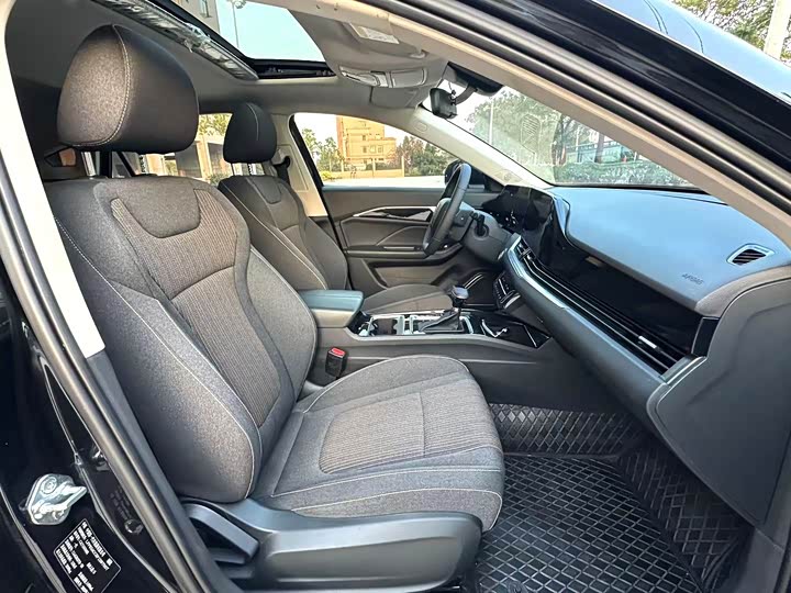 Фото 4 - Bestune B70