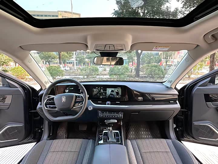 Фото 6 - Bestune B70