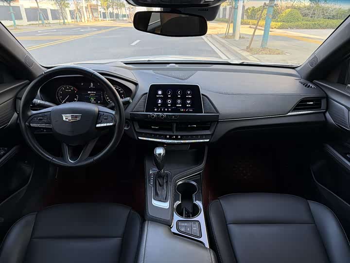 Фото 7 - Cadillac CT4