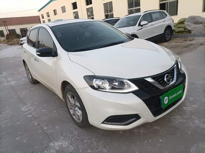 Фото 4 - Nissan Tiida
