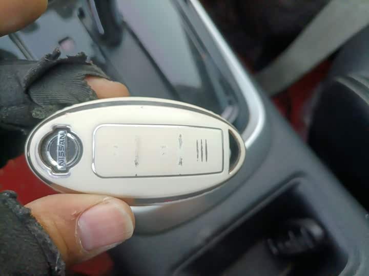 Фото 9 - Nissan Tiida