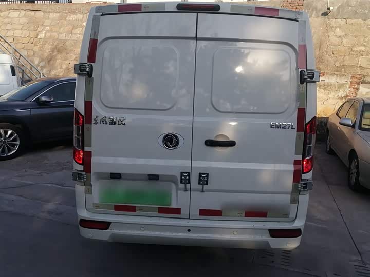 Фото 6 - Dongfeng EM27