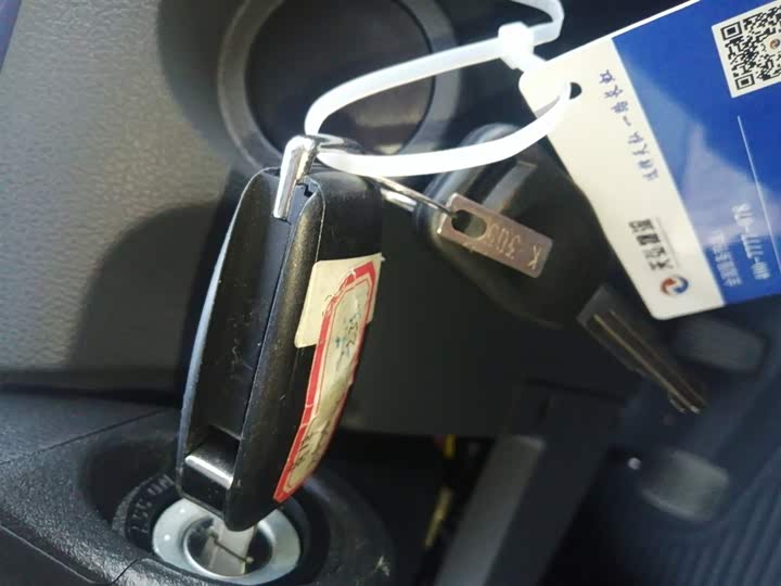 Фото 9 - Dongfeng EM27