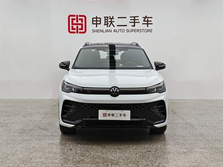 Фото 2 - Volkswagen Tiguan L Pro