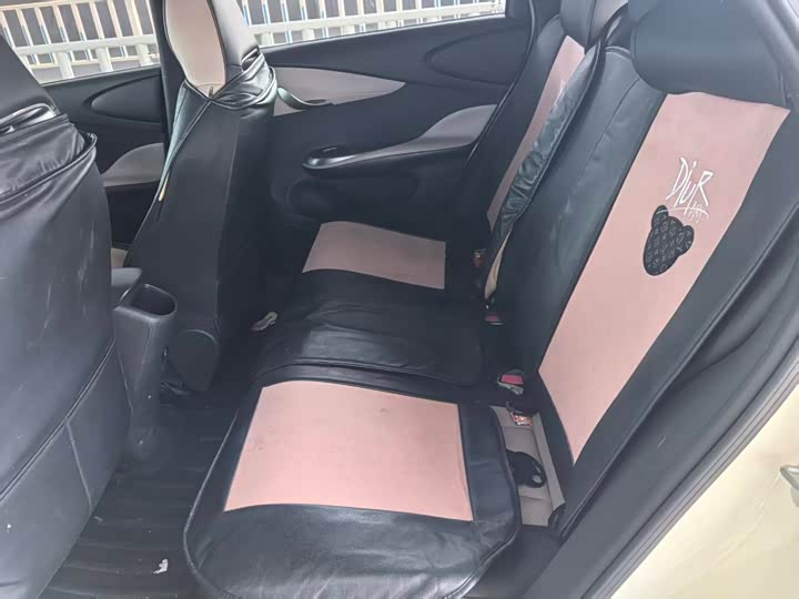 Фото 3 - BYD Dolphin