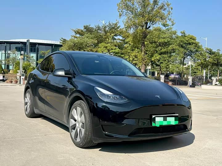 Фото 3 - Tesla Model Y