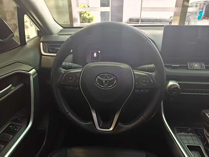 Фото 5 - Toyota Wildlander