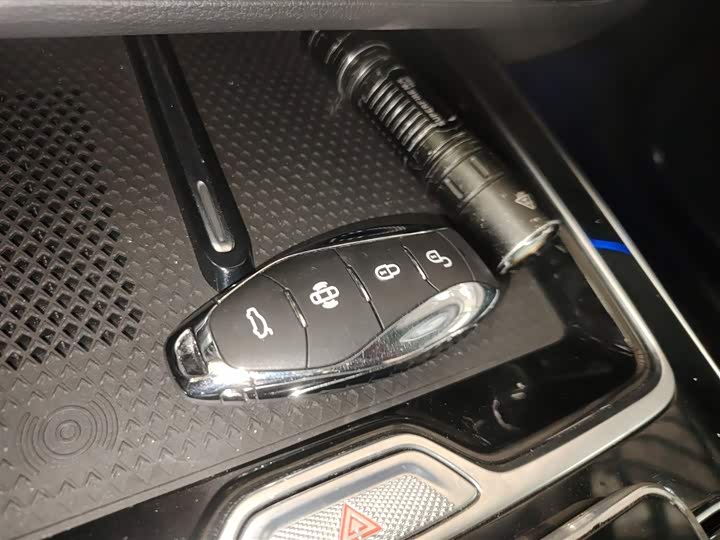 Фото 9 - Hongqi HS5