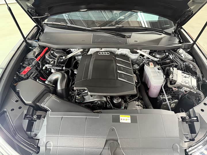 Фото 6 - Audi A6L