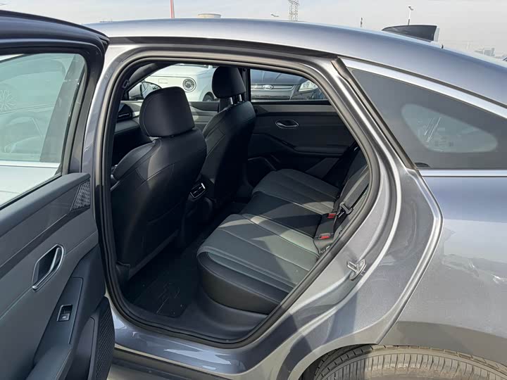 Фото 8 - BYD Qin L