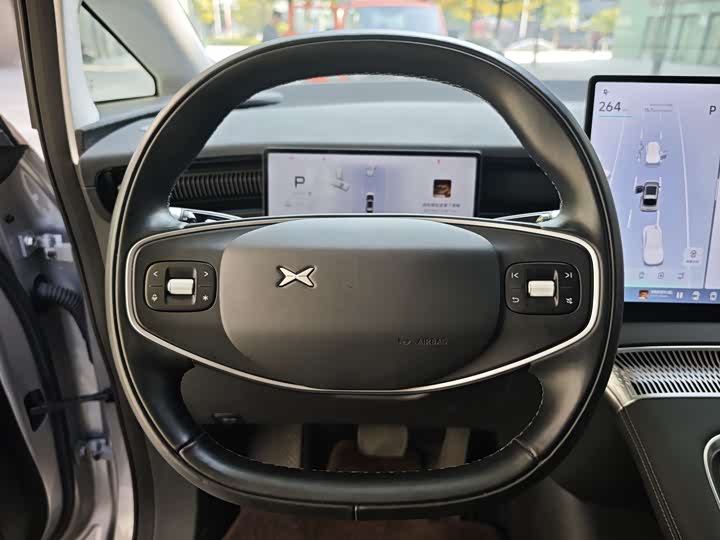 Фото 9 - XPeng X9