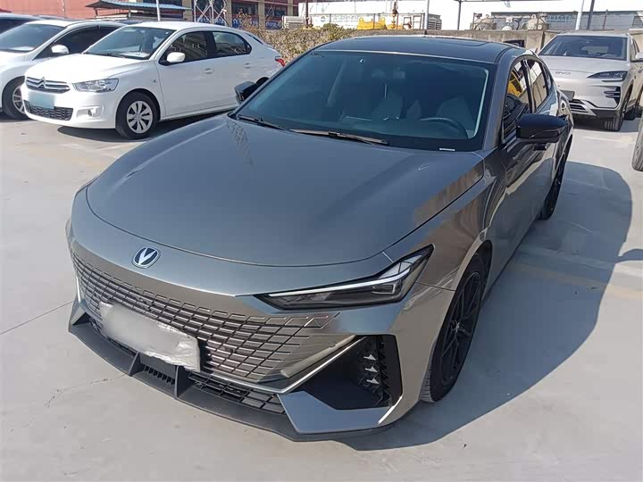 Фото 1 - Changan UNI-V Hybrid