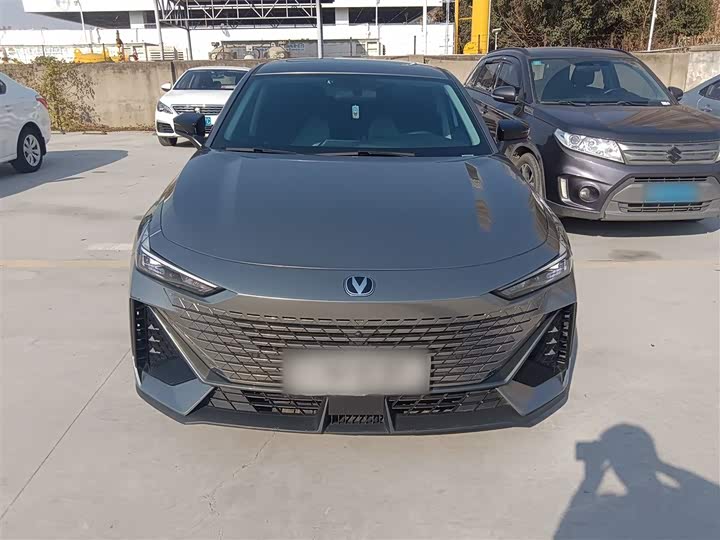 Фото 3 - Changan UNI-V Hybrid