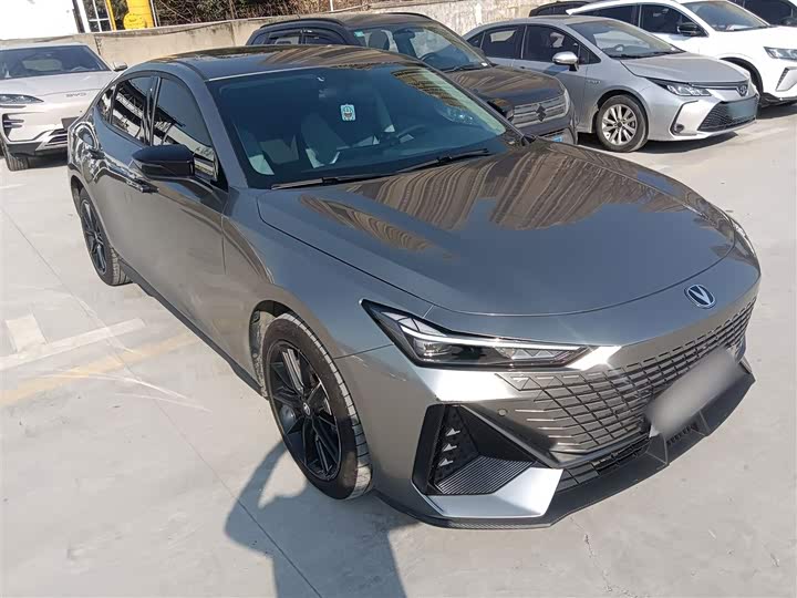 Фото 4 - Changan UNI-V Hybrid