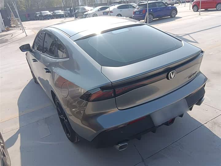 Фото 5 - Changan UNI-V Hybrid