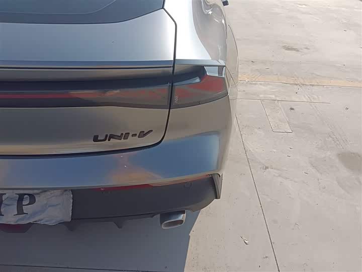 Фото 8 - Changan UNI-V Hybrid