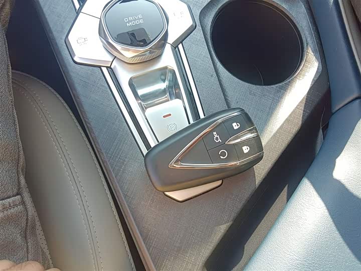 Фото 9 - Changan UNI-V Hybrid