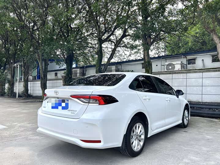 Фото 3 - Toyota Corolla