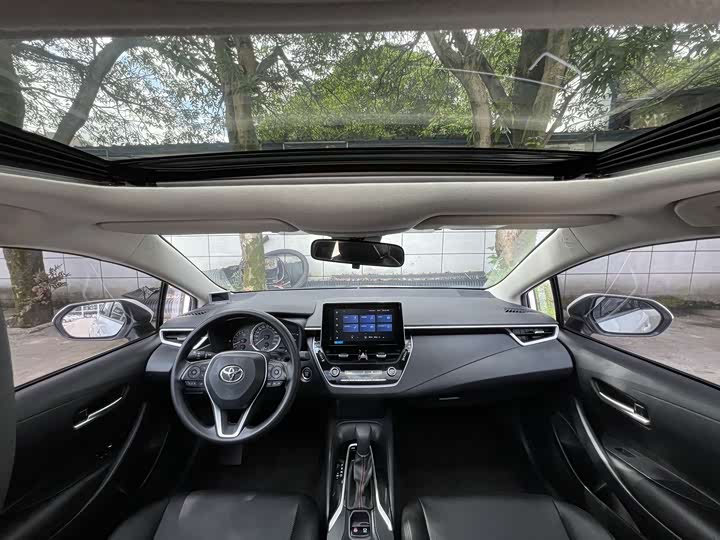 Фото 9 - Toyota Corolla