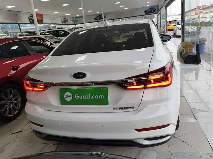 Фото 6 - Ford Escort