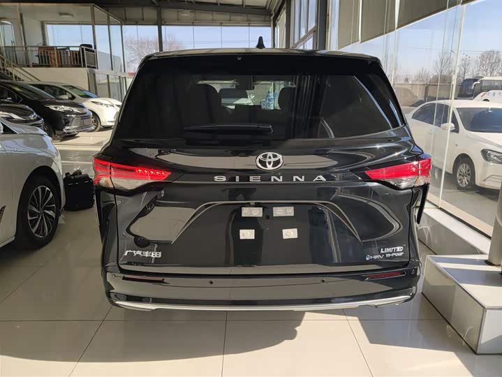 Фото 6 - Toyota Sienna