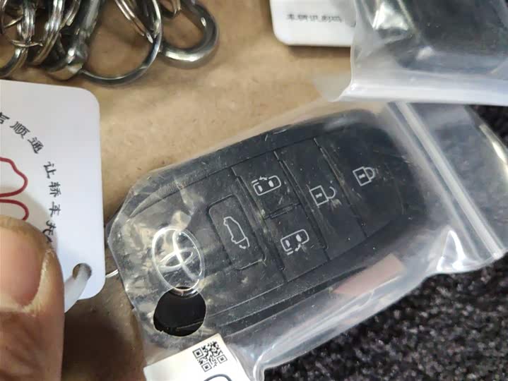 Фото 9 - Toyota Sienna