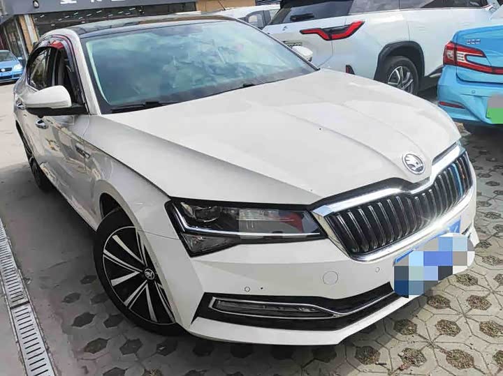 Фото 1 - Skoda Superb