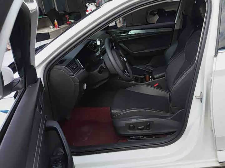 Фото 2 - Skoda Superb