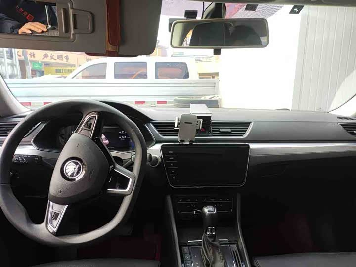 Фото 3 - Skoda Superb