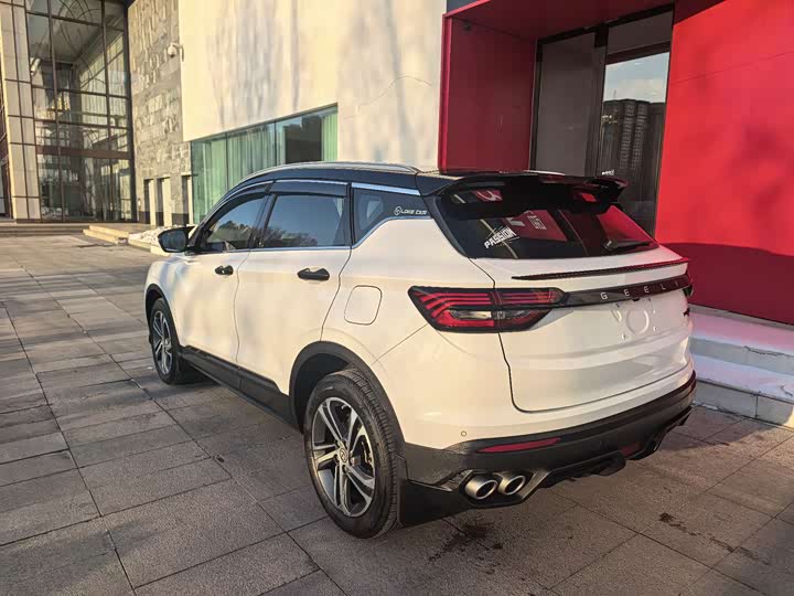 Фото 5 - Geely Coolray