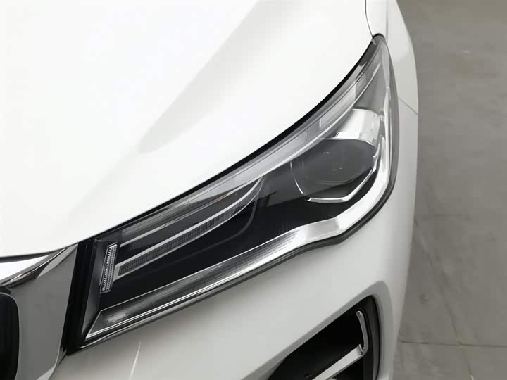 Фото 7 - Geely Emgrand