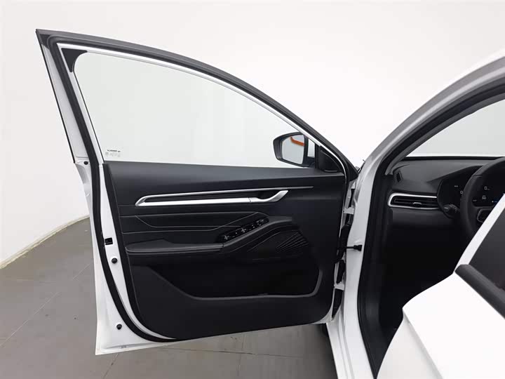 Фото 8 - Geely Emgrand