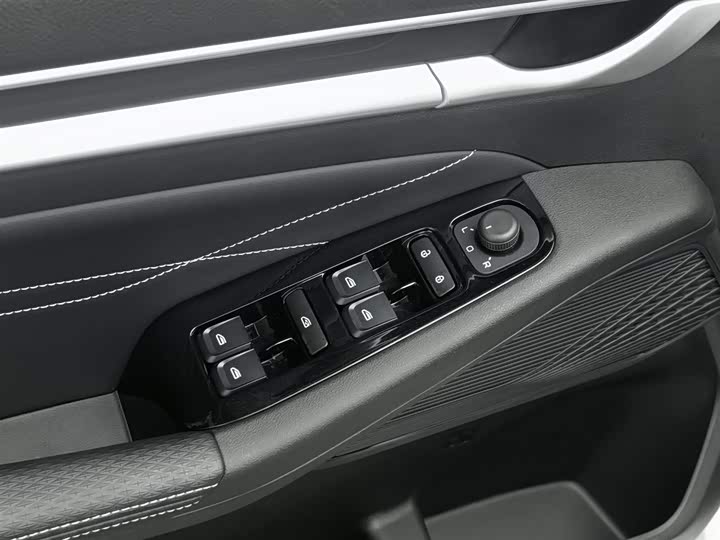 Фото 9 - Geely Emgrand