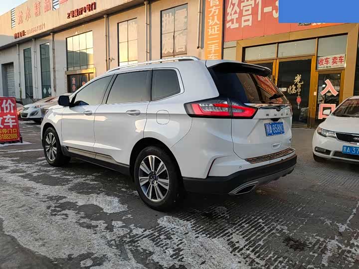 Фото 4 - Ford Edge