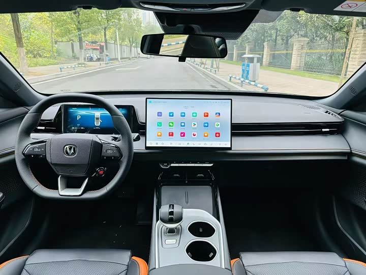 Фото 9 - Changan UNI-V