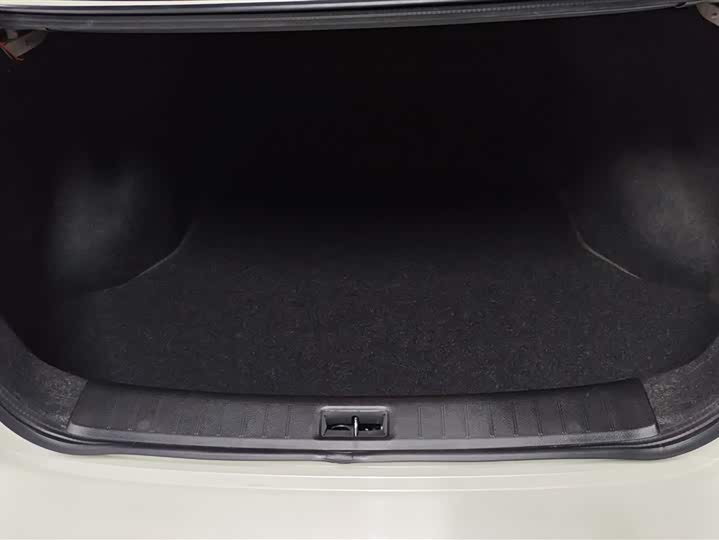 Фото 4 - Nissan Sylphy