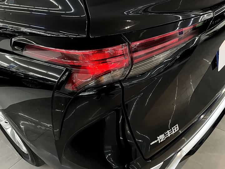 Фото 7 - Toyota Granvia