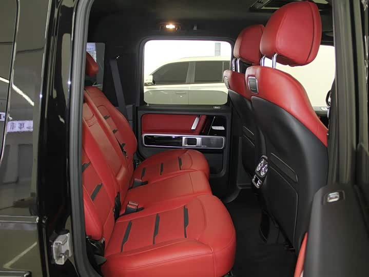 Фото 8 - Mercedes-Benz G-Class AMG