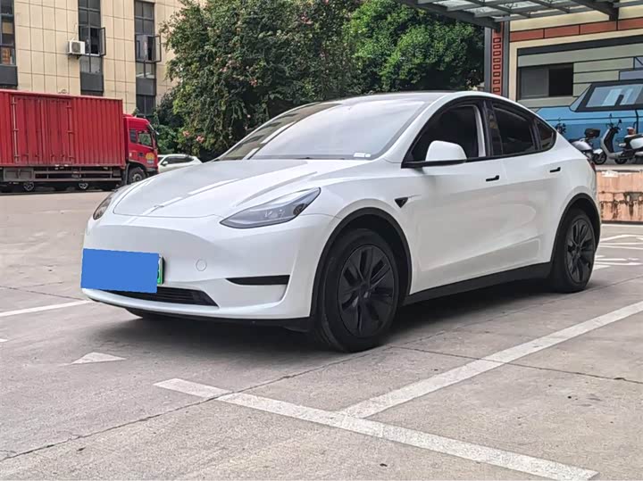 Фото 1 - Tesla Model Y