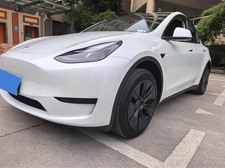 Фото 3 - Tesla Model Y