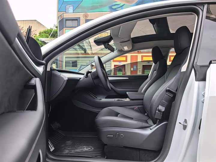 Фото 4 - Tesla Model Y