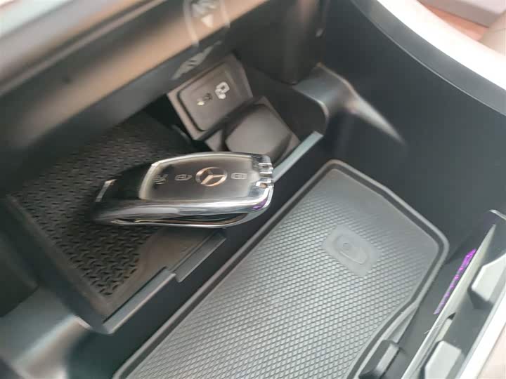 Фото 9 - Mercedes-Benz E-Class Hybrid