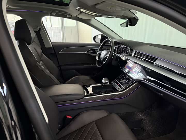 Фото 8 - Audi A8