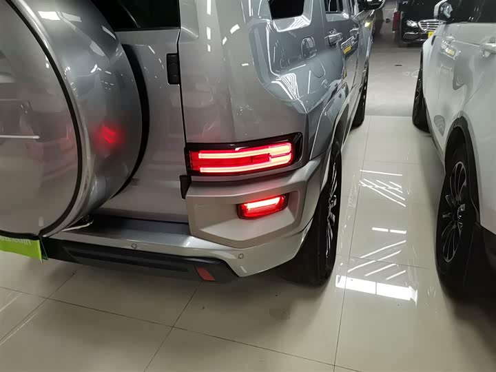 Фото 8 - Tank 700 Hybrid