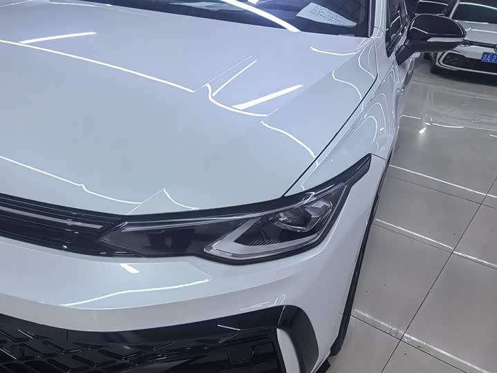 Фото 5 - Volkswagen Golf