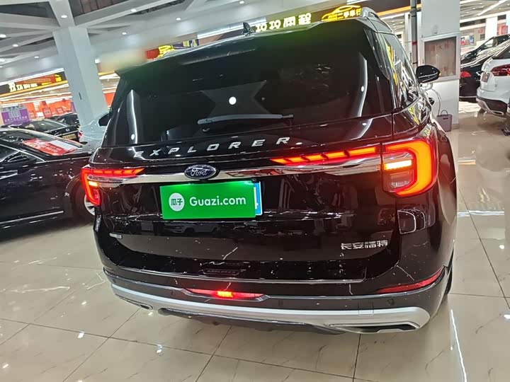 Фото 6 - Ford Explorer