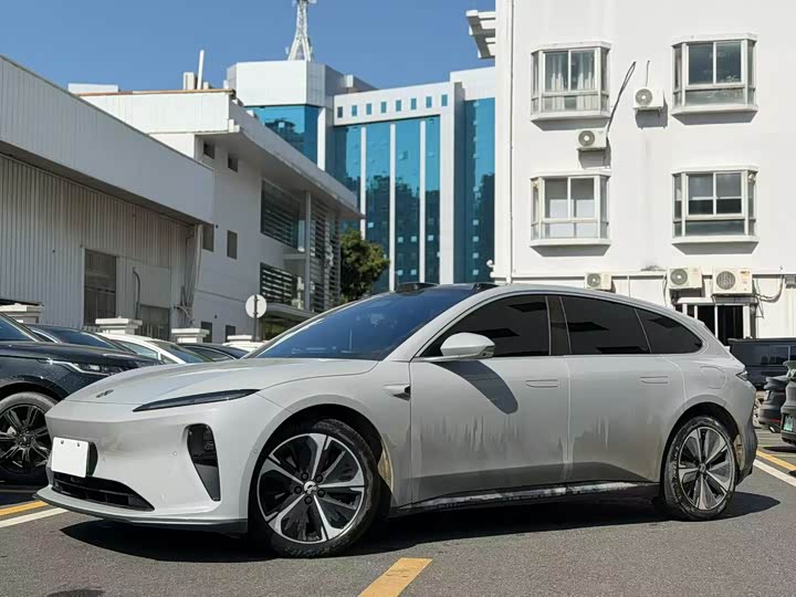 Фото 1 - Nio ET5T