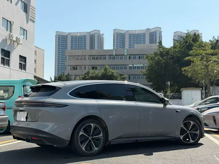 Фото 3 - Nio ET5T