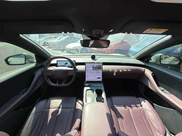 Фото 8 - Nio ET5T